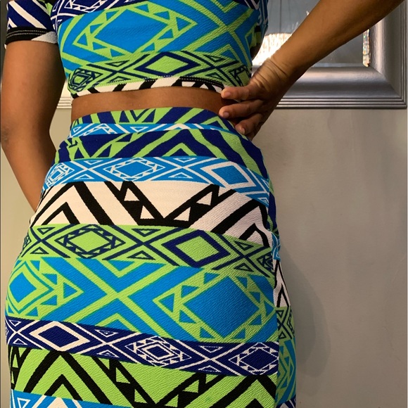 Festive patterned 2-piece - Picture 2 of 2